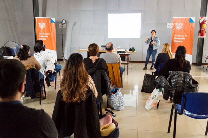 Continúan las capacitaciones sobre cooperativismo en Ushuaia y Río Grande