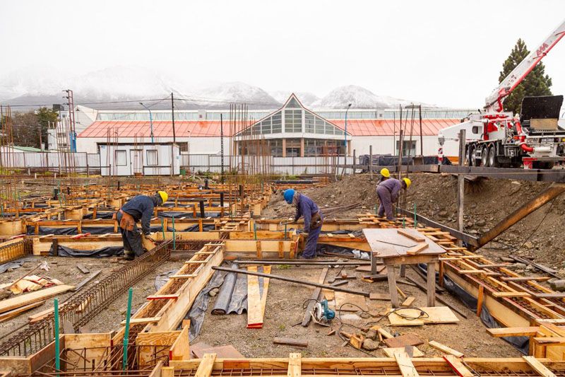  Melella recorrió la obra del nuevo edificio para el personal de Salud