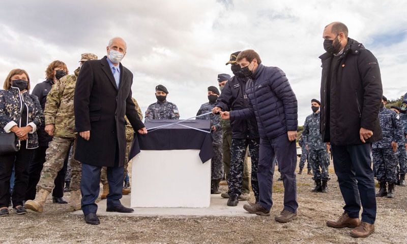 Descubrieron la piedra fundacional de la Base Naval Integrada