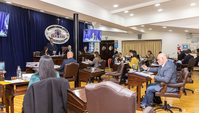 Se aprobó suba de contribuciones, Terra Ignis y el aumento de tasas a la industria