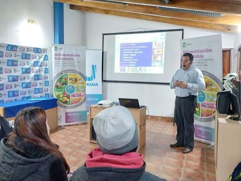 Jóvenes de Ushuaia se capacitan en manipulación de alimentos