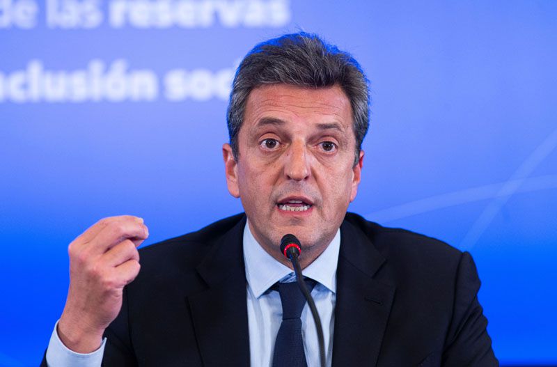 Massa pone en marcha el canje de deuda para despejar vencimientos hasta octubre