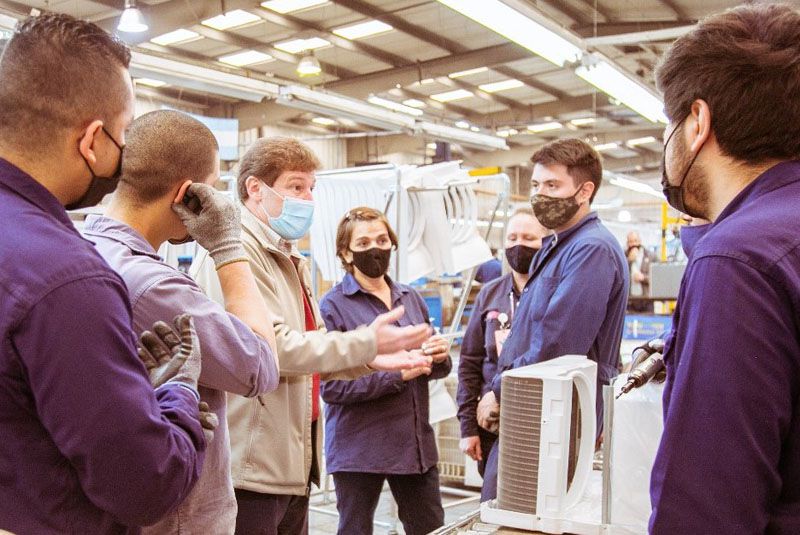 Melella salió una vez más en defensa de la industria fueguina