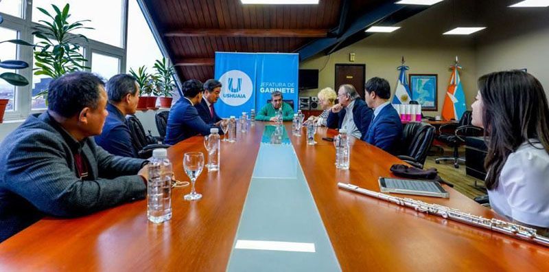 Referentes de la Fundación Unión Internacional de Jóvenes pasaron por la Municipalidad