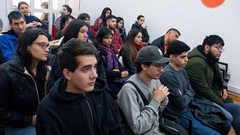 Estudiantes recibieron las tarjetas Argentina Programa