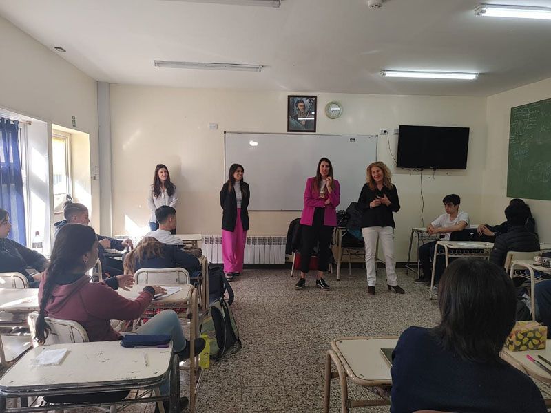 Estudiantes trabajaron en el análisis de un caso judicial