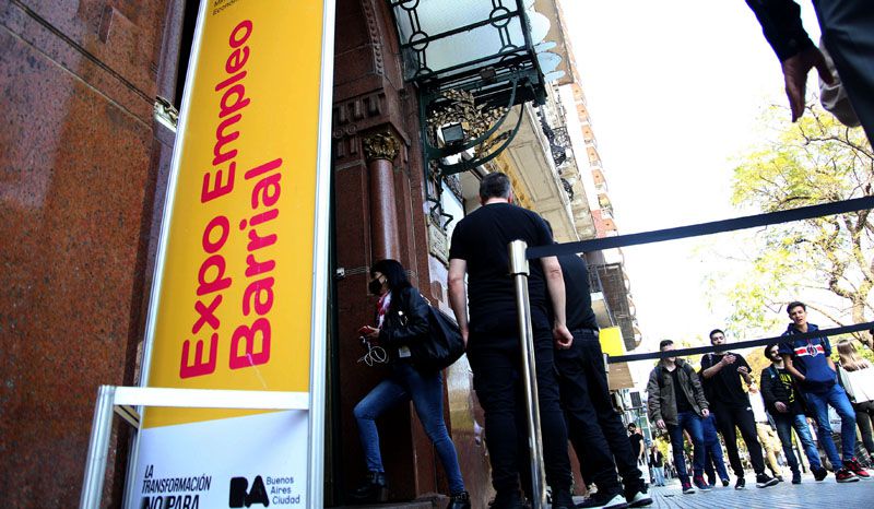 Ya hay más de 13 millones de personas con trabajo registrado y sigue creciendo el empleo público