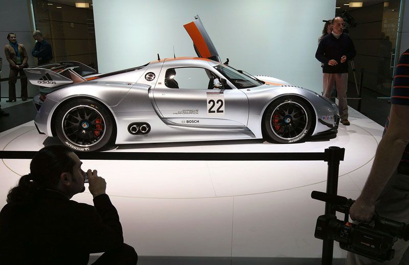 Actualizan la base del impuesto al lujo: ¿a qué autos alcanza?