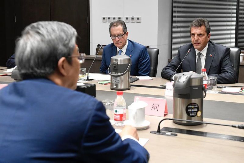 Avanza el uso de yuanes para pagar importaciones con el fin de alivianar la salida de dólares 