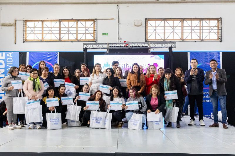 350 egresados del programa "Formarte es Crecer"