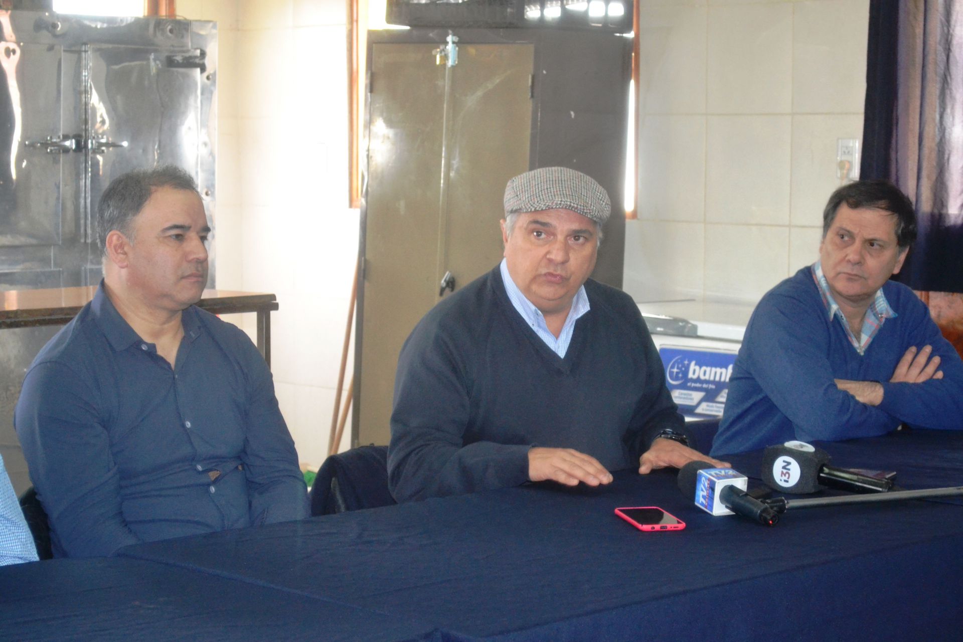 Taxistas y remiseros refuerzan la lucha contra Uber