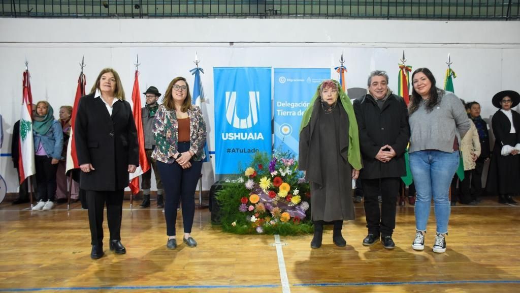 Funcionarios municipales acompañaron la conmemoración del Día del Inmigrante
