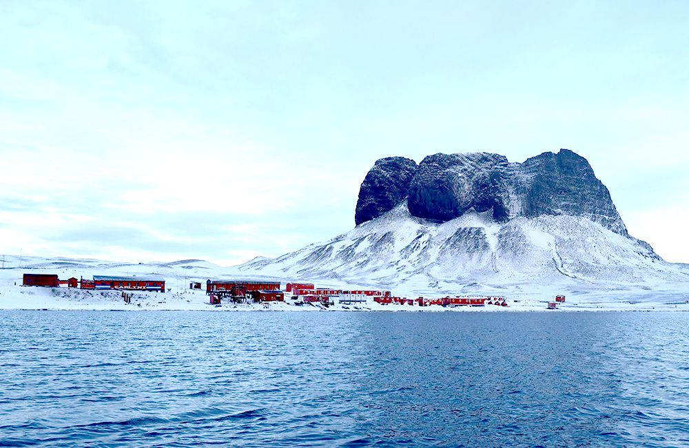 “No quieren que vayan turistas a Marambio porque es una villa miseria”