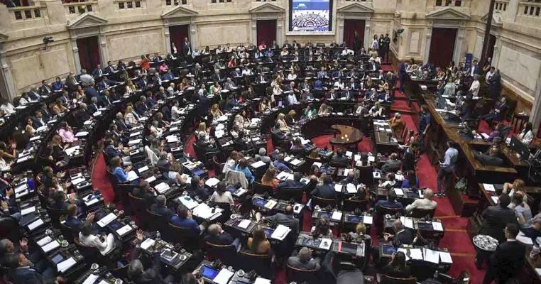 El Gobierno negocia con gobernadores la Ley Bases y el Paquete Fiscal