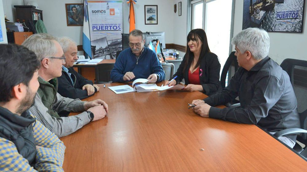 Pescadores artesanales podrán operar en el muelle comercial 