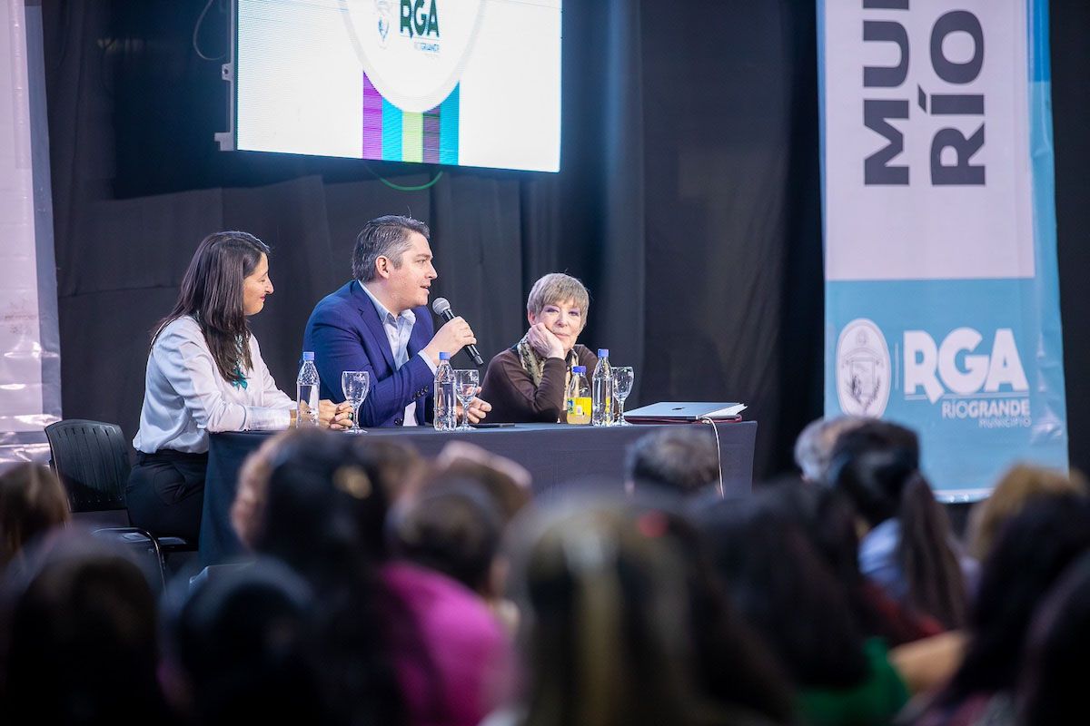 Río Grande inaugura Congreso Pedagógico con enfoque en la innovación educativa