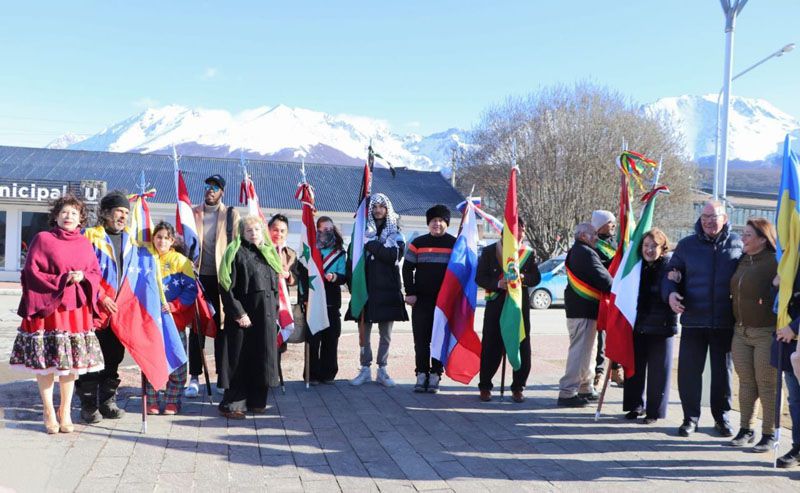 Funcionarios municipales acompañaron el ‘Día Nacional del Inmigrante’