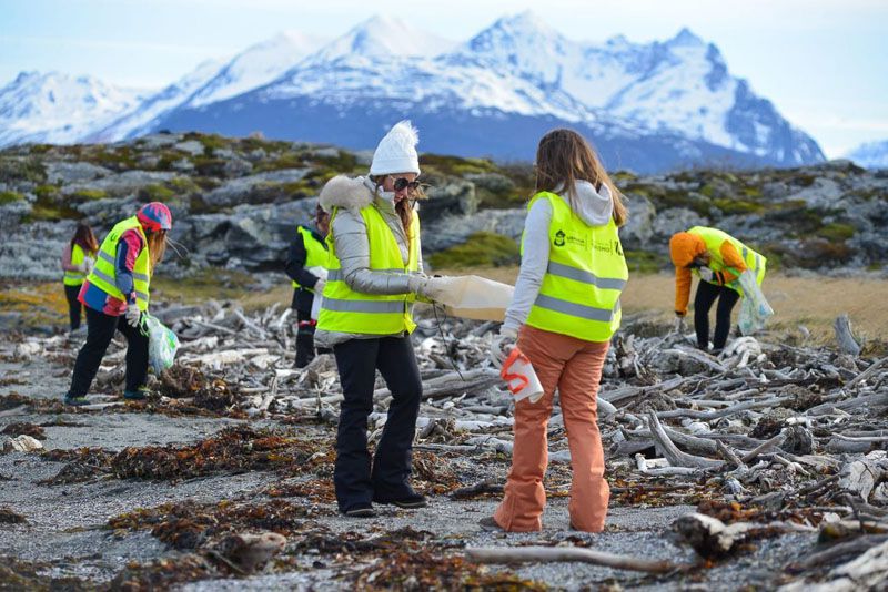 Áreas municipales acompañaron la campaña de limpieza del Canal Beagle