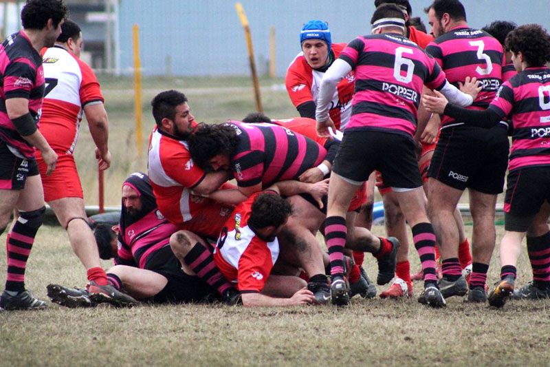 Universitario venció a Las Águilas