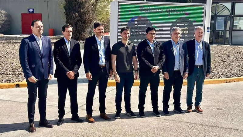 Provincias Unidas se mostró como alternativa a Milei y el kirchnerismo