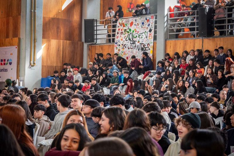 Molina destacó la convocatoria a “pensar y debatir las escuelas fueguinas del futuro”