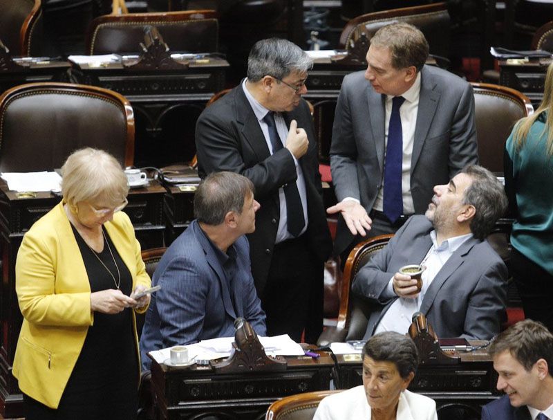 Aprobaron la reforma de los DNU y hay alerta en la Casa Rosada