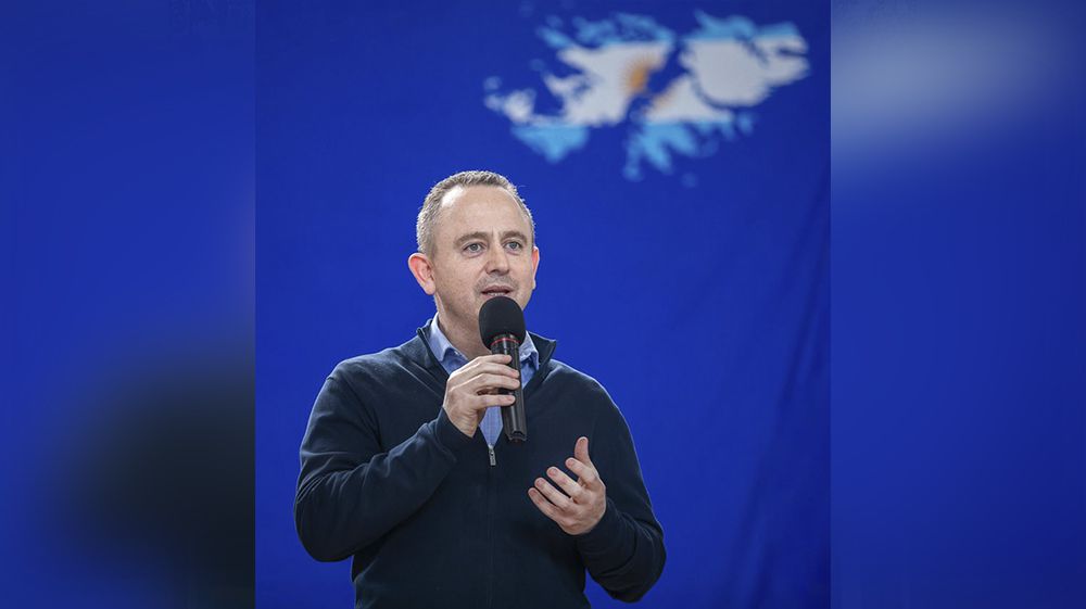 “Milei pone la soberanía fueguina en manos de Estados Unidos”