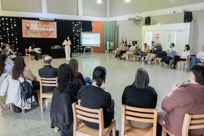 Mesa sobre apoyo pedagógico a las escuelas