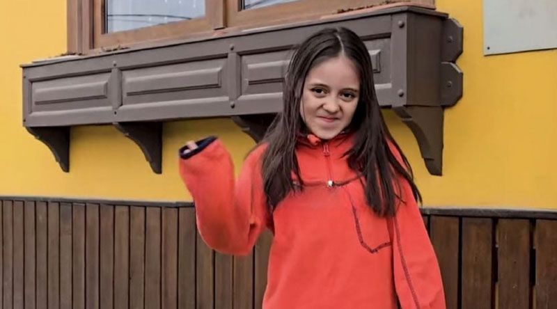 Una niña con enfermedad poco frecuente necesita ser derivada