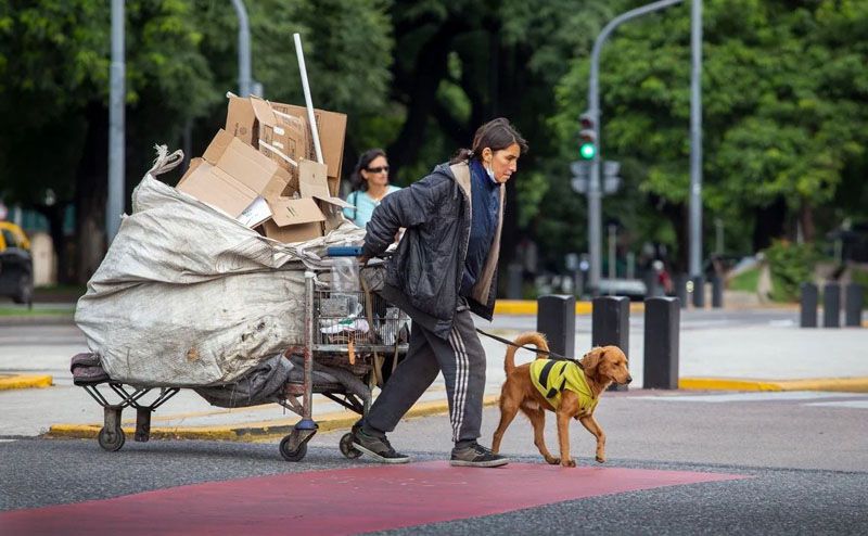 Calculan que la pobreza cayó al 30,7% en el último semestre