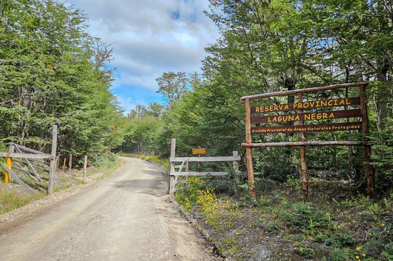 Restringen acceso vehicular a la Reserva Laguna Negra