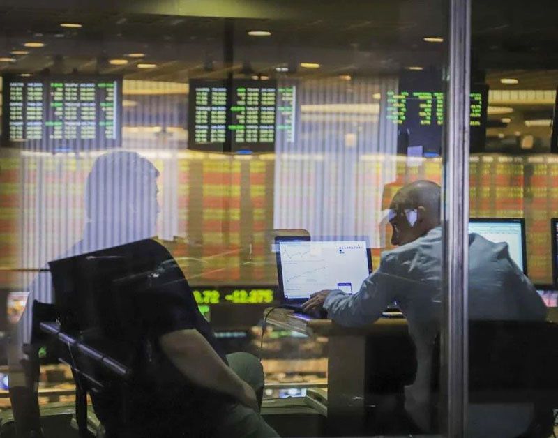 Los bonos argentinos caen y el Riesgo País repunta 