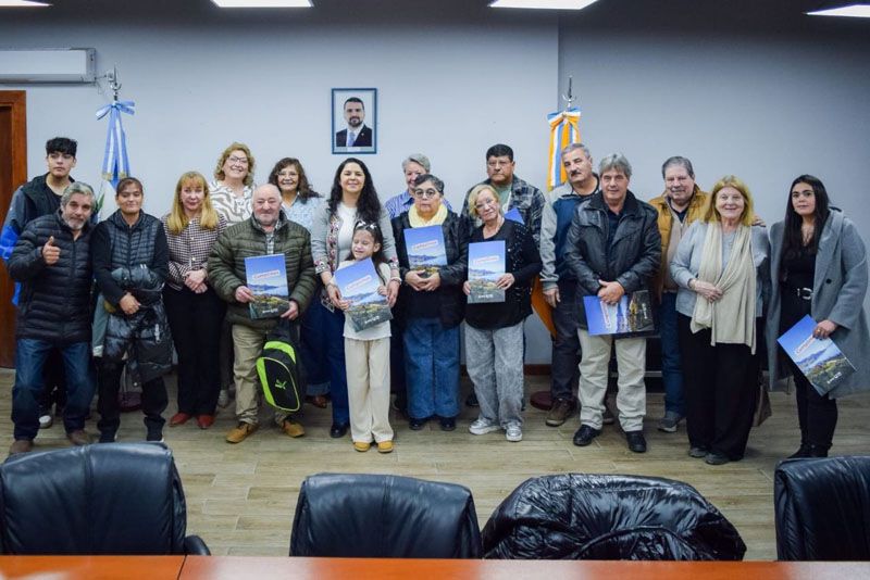 Once familias recibieron sus títulos de propiedad | Diario del Fin del Mundo