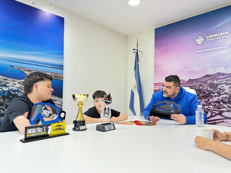 Vuoto recibió al joven piloto Bautista Carvallo 
