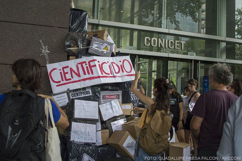 Desde el CADIC advierten por la fuga de científicos