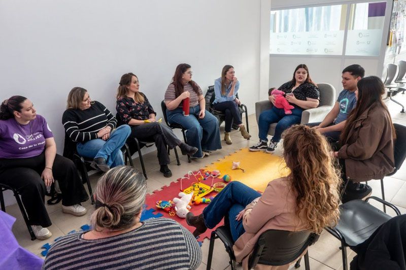 La Casa de la Mujer fue sede de un encuentro sobre lactancia y crianza