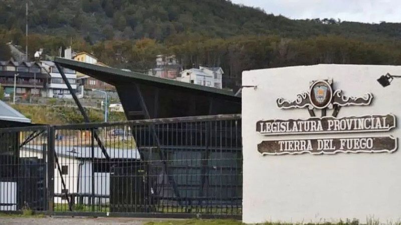 16 postulantes llegan a la audiencia pública