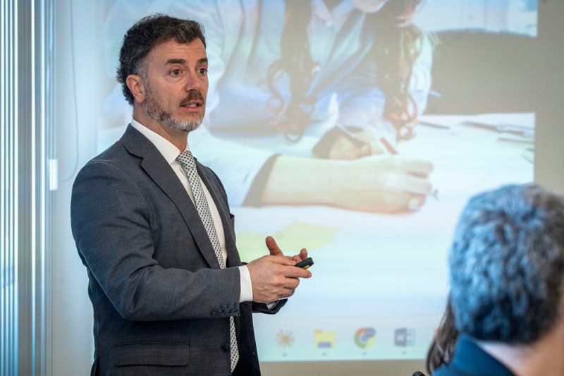 La Provincia analiza capacitar en IA para el Estado