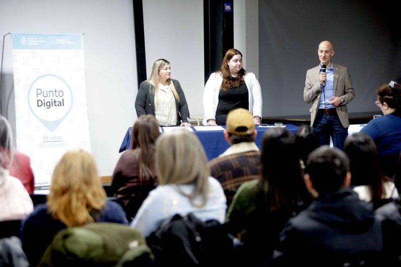 Entregaron certificados del ciclo de formación 