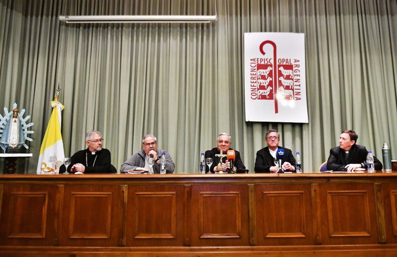Piden evitar poner a León XIV “en uno u otro lado de la grieta”