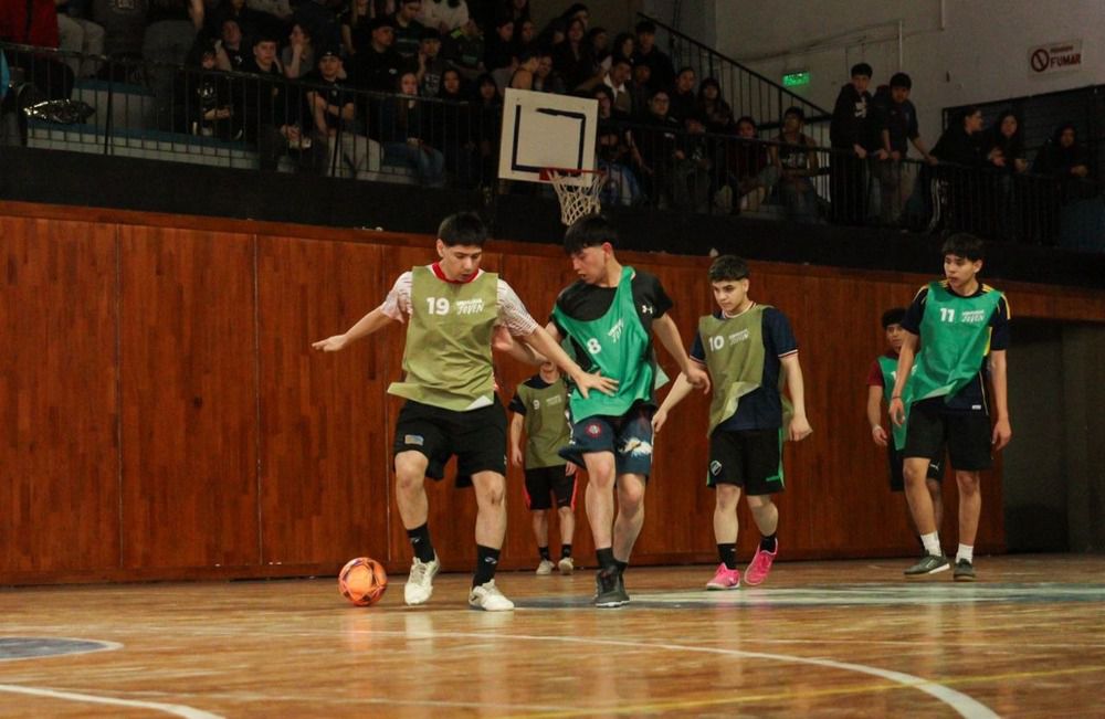 Colegio del Sur, Eva Duarte y José Martí se quedaron con los títulos de fútsal y quemado