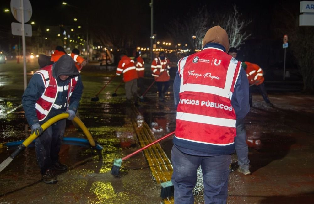 Intensifican los trabajos de limpieza y embellecimiento de la ciudad
