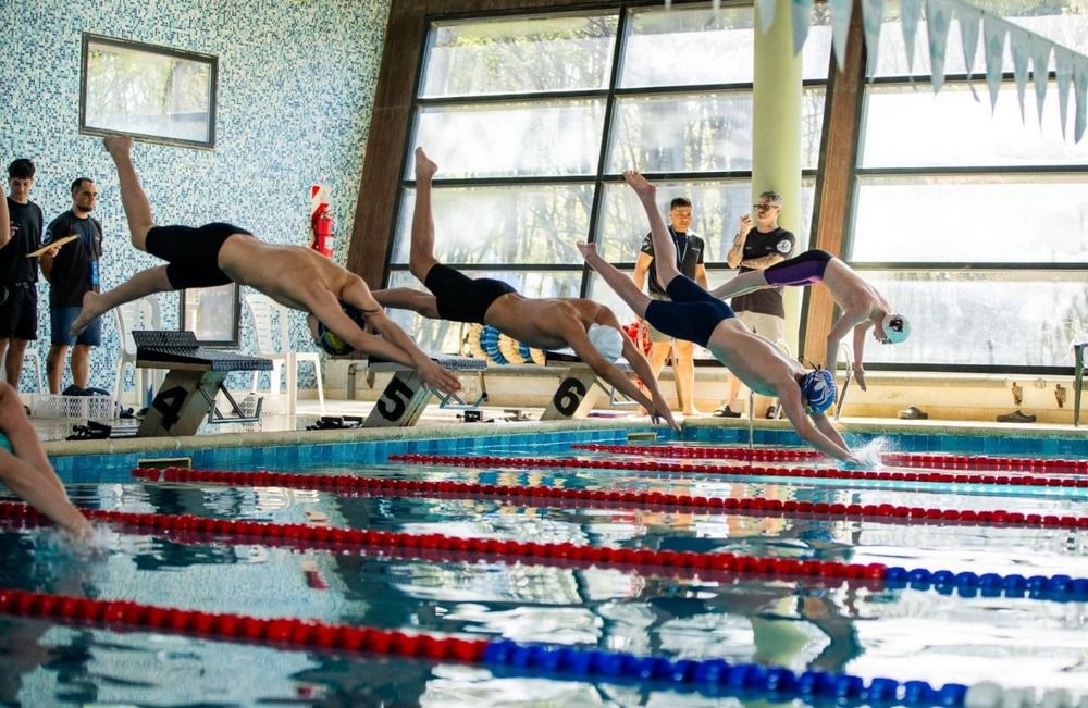 Gran cita de la natación regional en el Polo Héroes de Malvinas