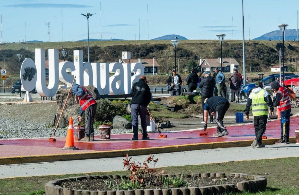 Trabajos de bacheo y mejoras en la trama urbana