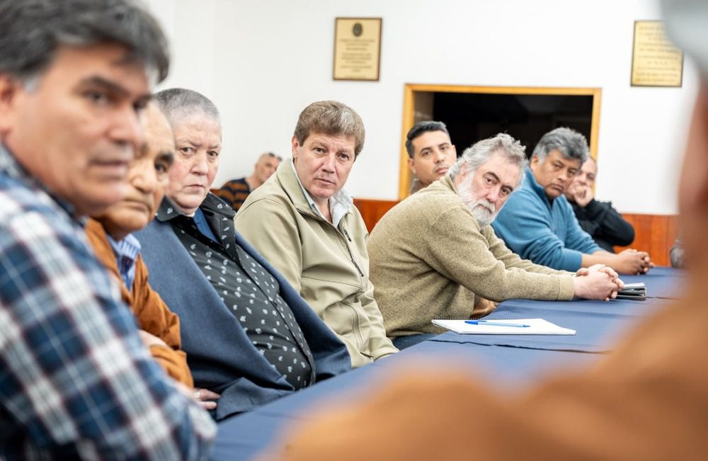 Gobierno analiza medidas de alivio para taxistas y remiseros