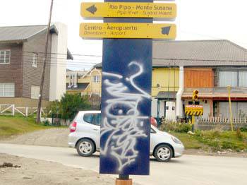 ¿Por qué no te metés el aerosol en algún lugar que te entre?