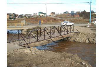 La Municipalidad de Ushuaia habilitó un nuevo puente peatonal sobre el río Pipo