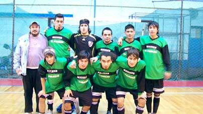 Cuatro clubes para dos lugares