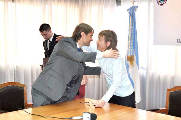 Ríos y Sciurano firmaron el convenio de cancelación de deuda histórica