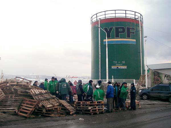 Paro y desabastecimiento de combustible